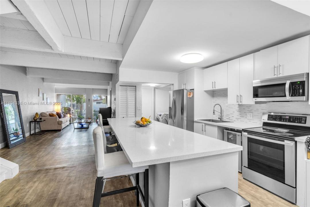 19440 NE 26th Ave 54B, Miami, فلوريدا 33180, الولايات المتحدة