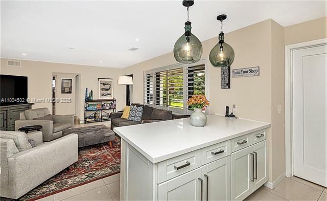 3464 NE 19th Ave, Oakland Park, Florida 33306