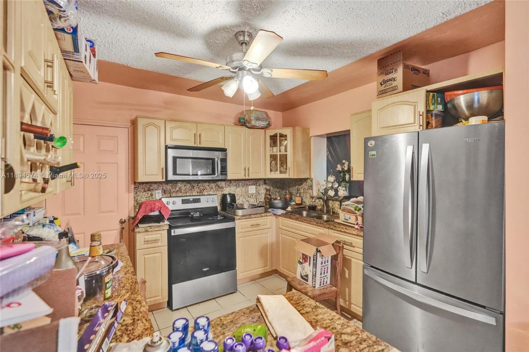 685 NE 180th St, Miami, Florida 33162