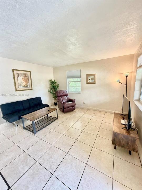 211 Stirling Rd 1, Dania Beach, フロリダ 33004, アメリカ合衆国