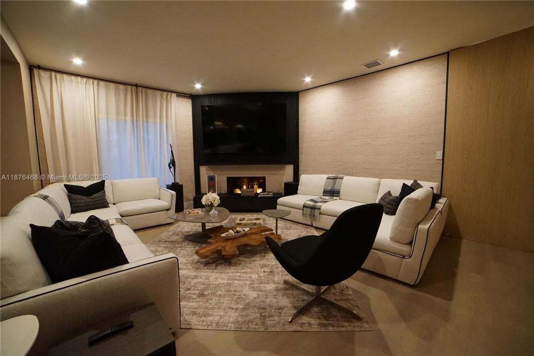 7700 Coquina Dr, North Bay Village, Florida 33141
