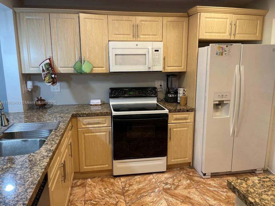 2500 SW 81st Ave 102, Davie, Florida 33324