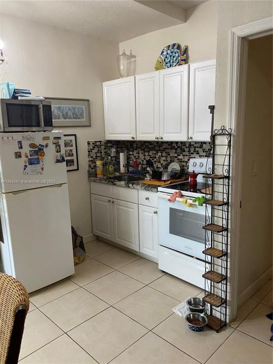 14675 SW 22nd St 14675, Miami, Флорида 33175, Соединенные Штаты