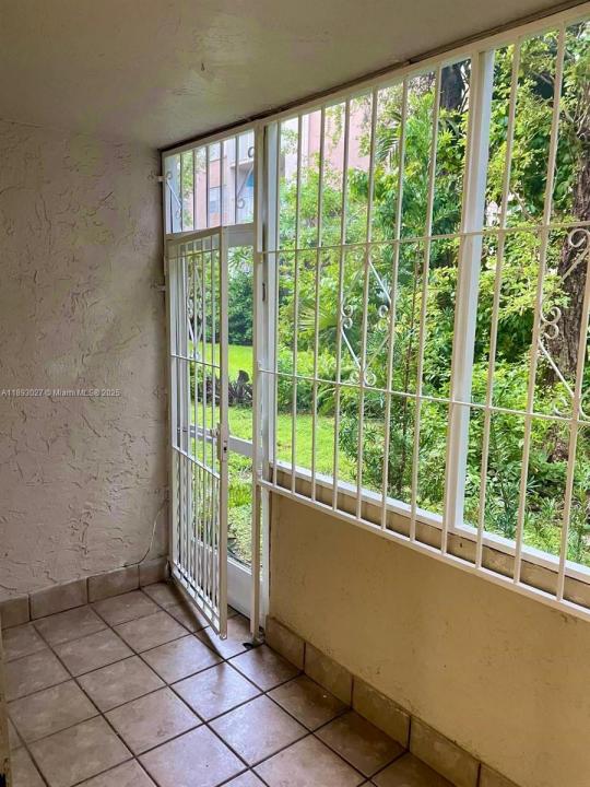 8501 NW 8th St 106, Miami, Florida 33126