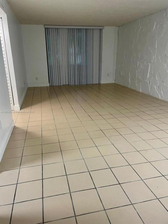 8501 NW 8th St 106, Miami, Florida 33126