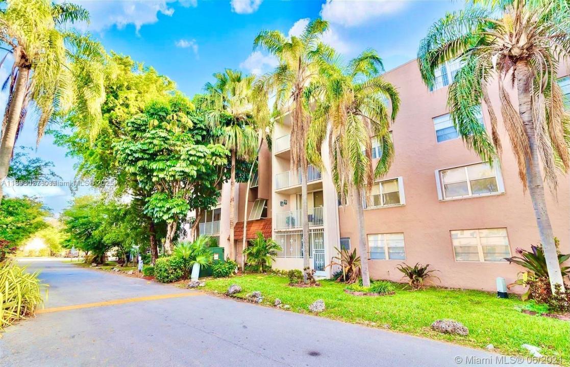 8501 NW 8th St 106, Miami, Florida 33126