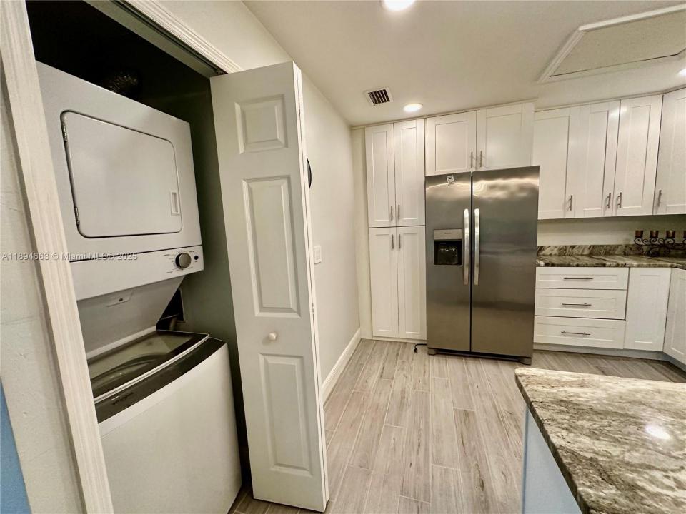 6300 Royal Woods Drive, Fort Myers, Floryda 33908, USA