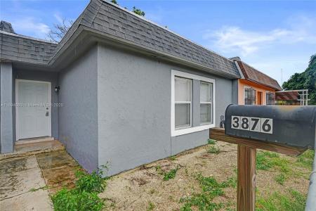 3876 NW 207th St Rd, Miami Gardens, Florida 33055, USA