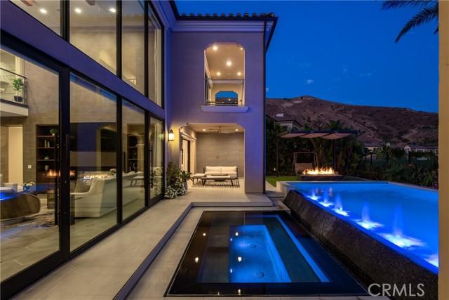 Leafy, Irvine, California 92602