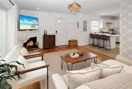 231 Maple Avenue 102, Newport, Rhode Island 02840, USA