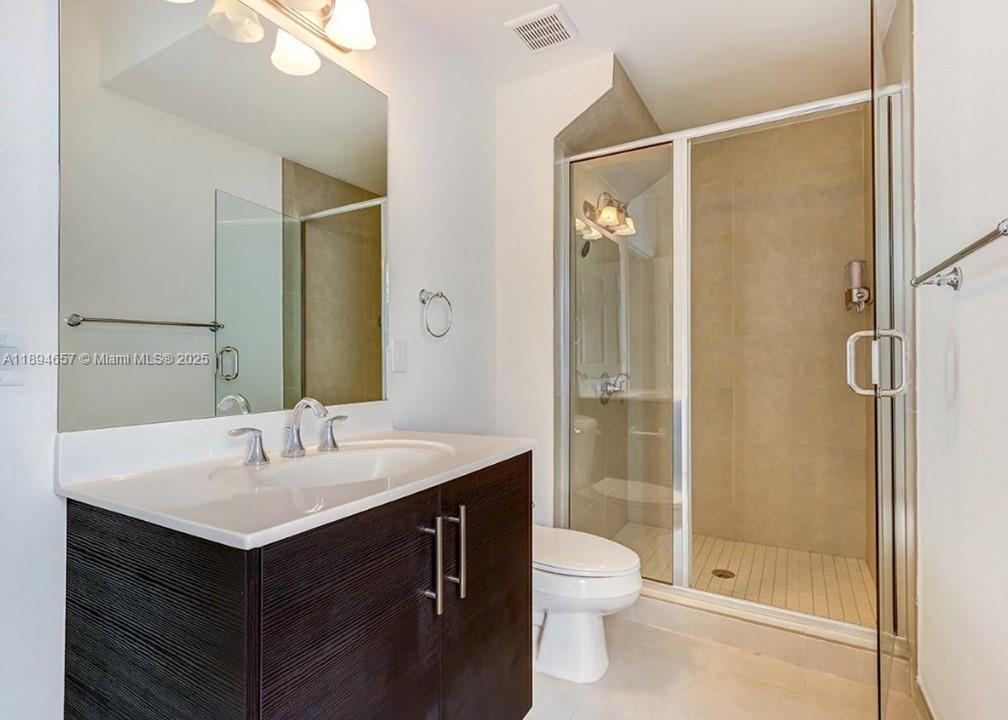 6950 NW 104th Ct, Doral, Florida 33178