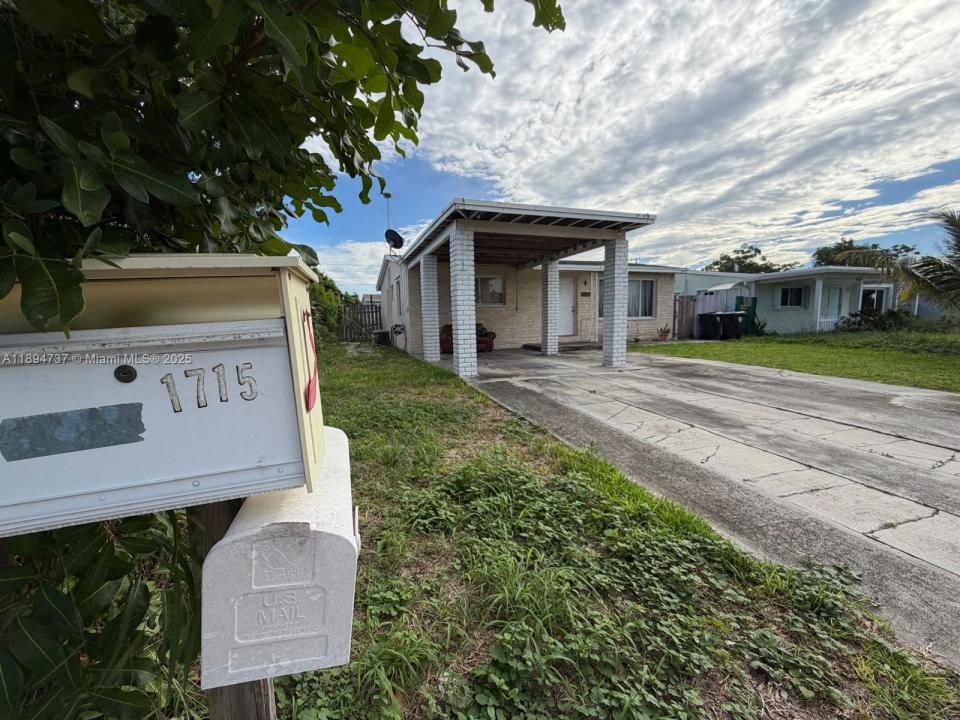 1715 Sunset Ave, Lake Worth, Florida 33460