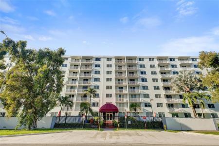 1251 NE 108th St 610, Miami, Florida 33161, USA