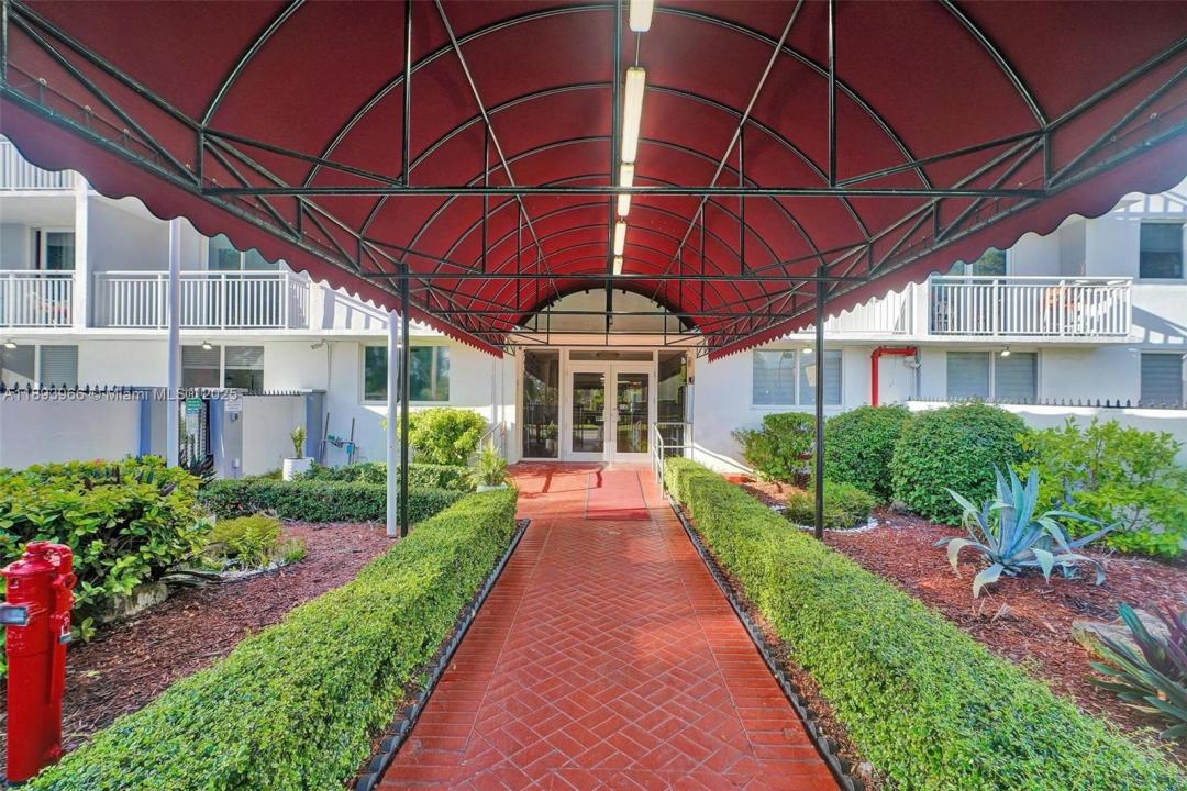 1251 NE 108th St 610, Miami, Florida 33161