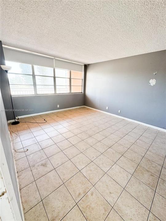 North Miami Beach, Флорида 33162, Соединенные Штаты