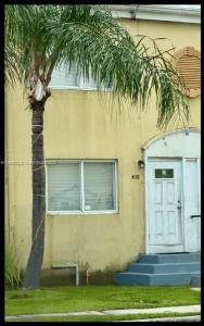 438 NW 84th Ter 438, Miami, Florida 33150, USA