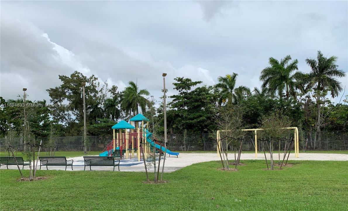 438 NW 84th Ter 438, Miami, Florida 33150