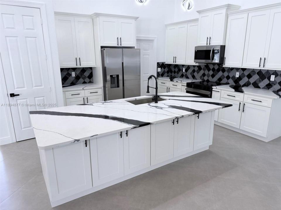 1749 SW Desert Ave, Port St. Lucie, Florida 34953, USA