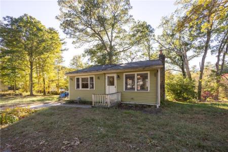 106 Echo Road, Glocester, RI 02814, USA