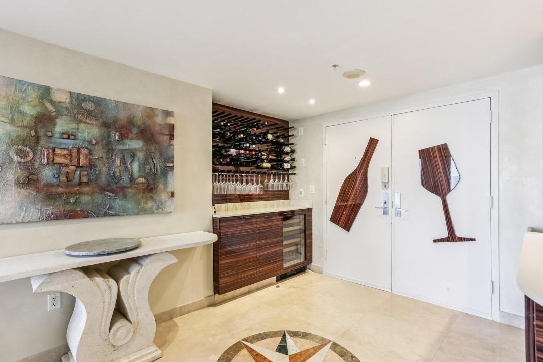 1800 Sunset Harbou Drive 6, Miami Beach, Florida 33139