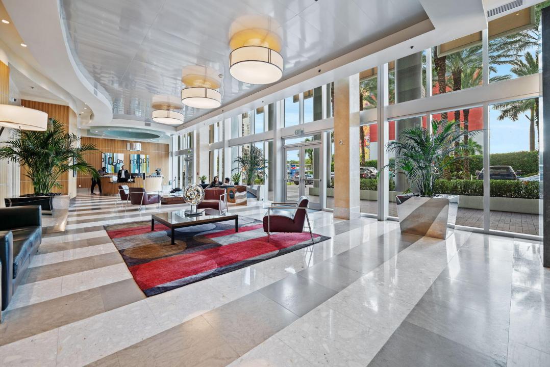 175 SW 7th Street 1600, Miami, Florida 33130, Stati Uniti