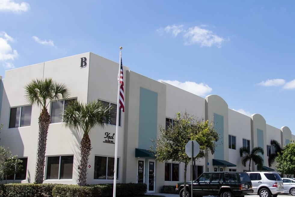 3677 23 Avenue S B103-104, Lake Worth Beach, Florida 33461