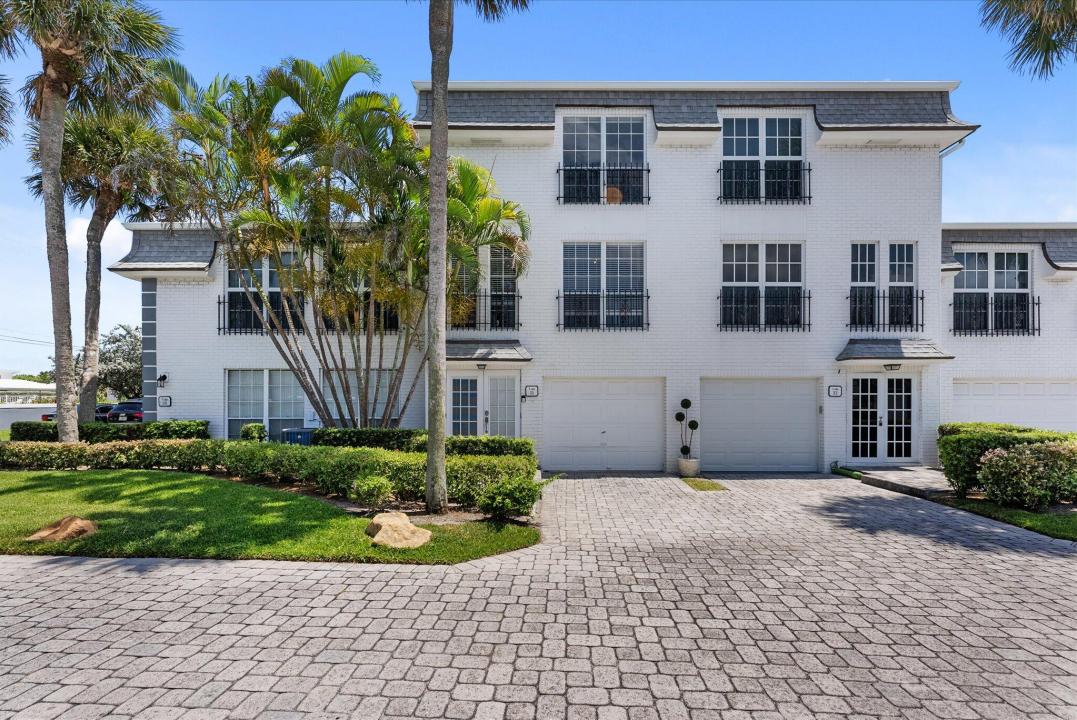 1194 Hillsboro Mile 31, Hillsboro Beach, Florida 33062