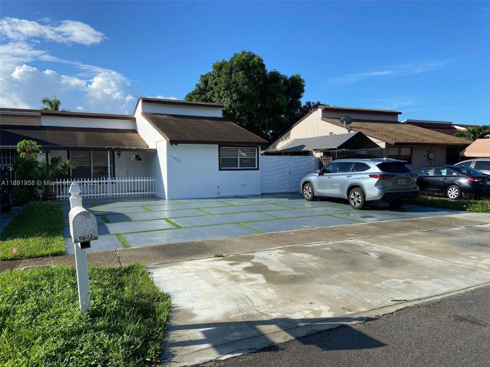 11522 SW 4th St B, Sweetwater, Florida 33174