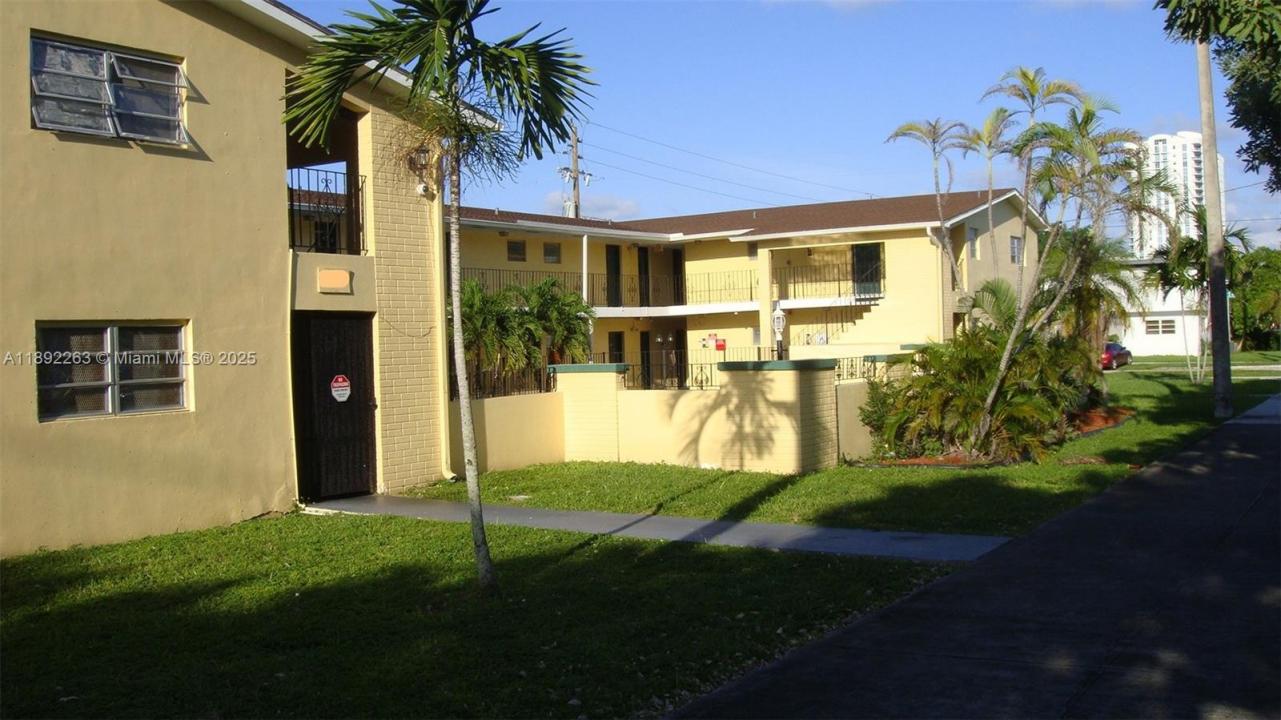 2285 NE 172nd St, North Miami Beach, Florida 33160
