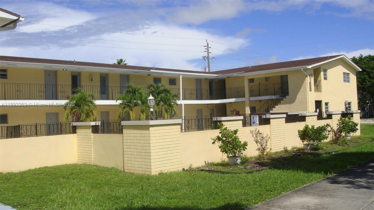 2285 NE 172nd St, North Miami Beach, Florida 33160