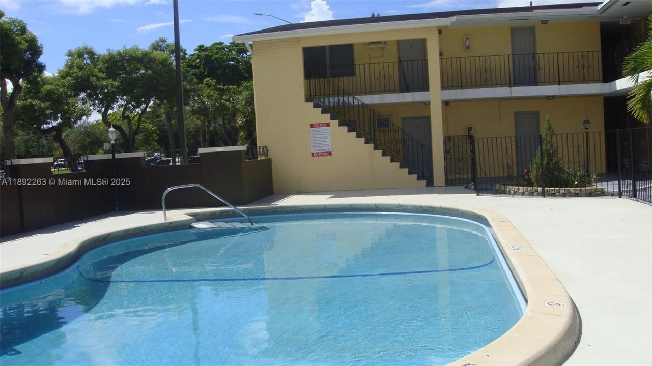 2285 NE 172nd St, North Miami Beach, Florida 33160