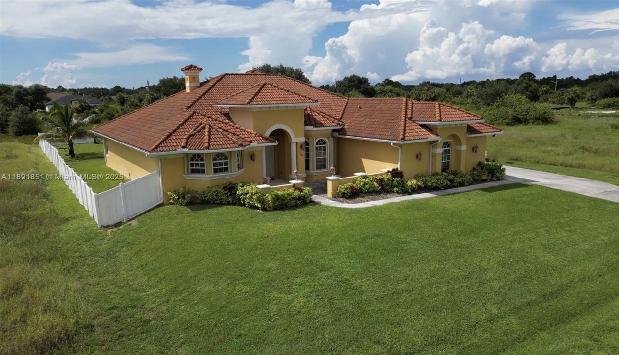 1509 Moore Ave, Lehigh Acres, Florida 33972