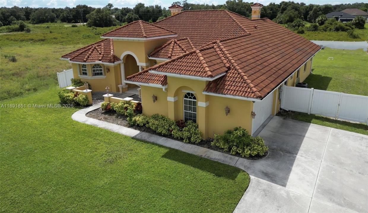 1509 Moore Ave, Lehigh Acres, Florida 33972