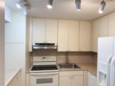 8990 SW 24th St 11, Miami, Florida 33165, USA