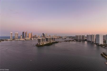 3370 NE 190 St PH 2909, Aventura, Florida 33180, USA