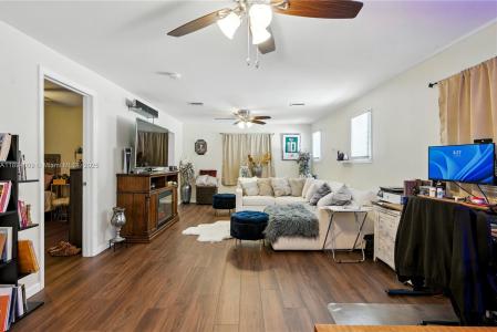 702 50th St 1, West Palm Beach, Florida 33407, USA