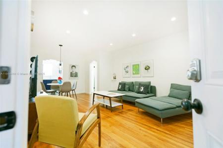 10072 E Bay Harbor Dr 72D, Bay Harbor Islands, Florida 33154, USA