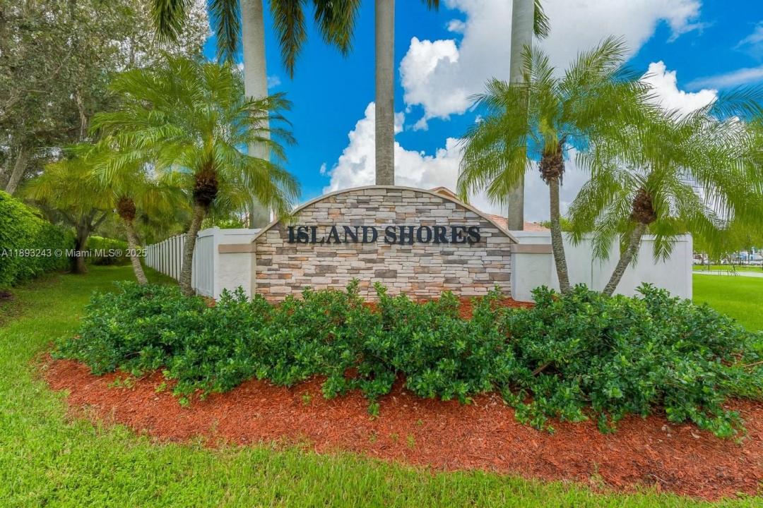 14032 NW 15th Dr, Pembroke Pines, Florida 33028