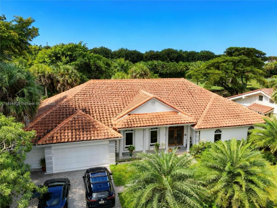 4934 NW 94th Doral Pl, Doral, Florida 33178
