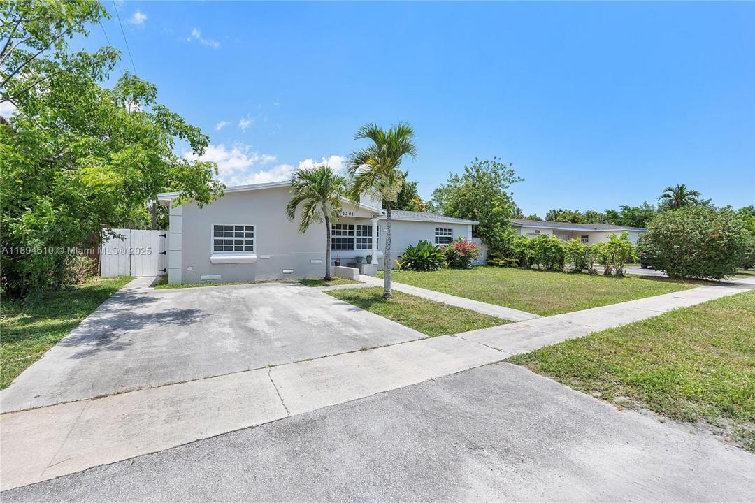 3301 NW 42nd St, Lauderdale Lakes, Florida 33309
