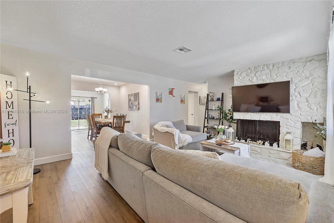 3301 NW 42nd St, Lauderdale Lakes, Florida 33309
