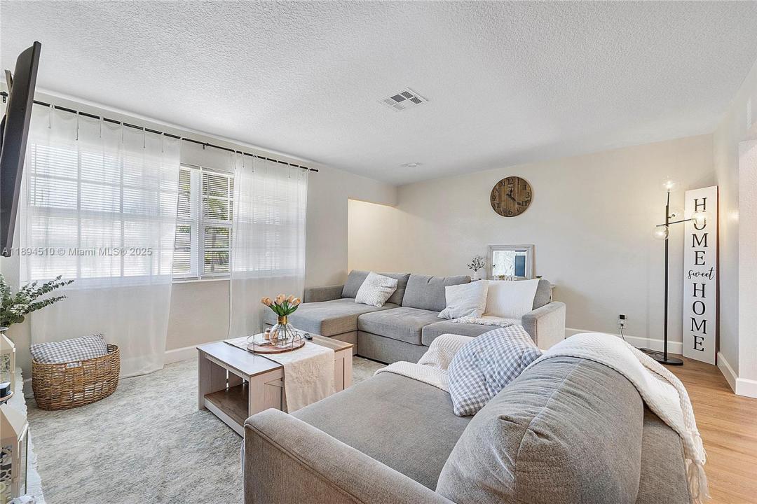 3301 NW 42nd St, Lauderdale Lakes, Florida 33309