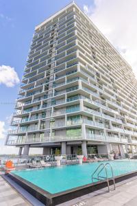 2000 Metropica Way 2001, Sunrise, Florida 33323, USA
