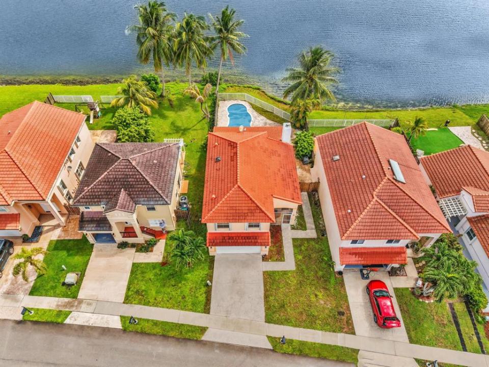 3218 W Buena Vista Dr, Margate, Florida 33063
