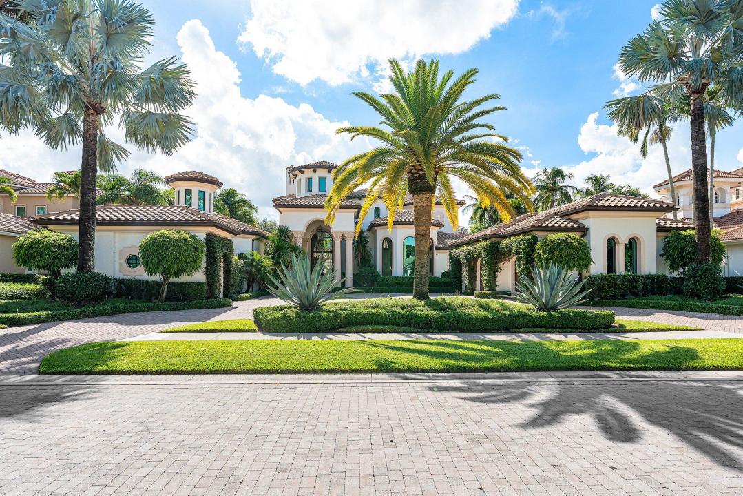207 Grand Pointe Drive, Palm Beach Gardens, Florida 33418