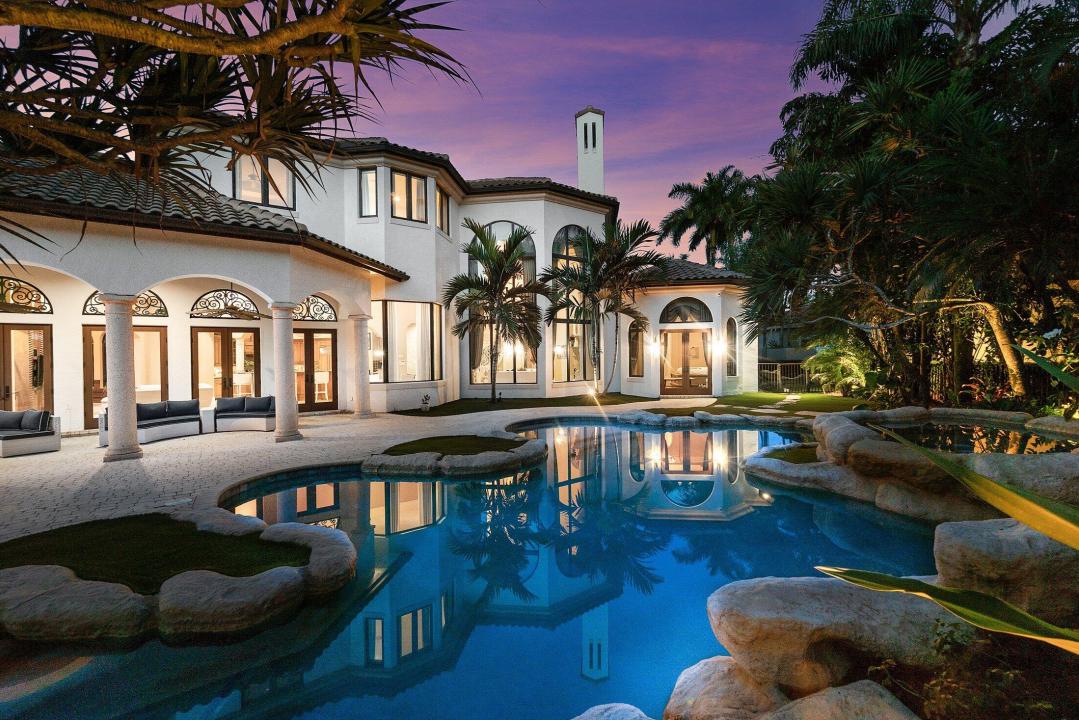 207 Grand Pointe Drive, Palm Beach Gardens, Florida 33418