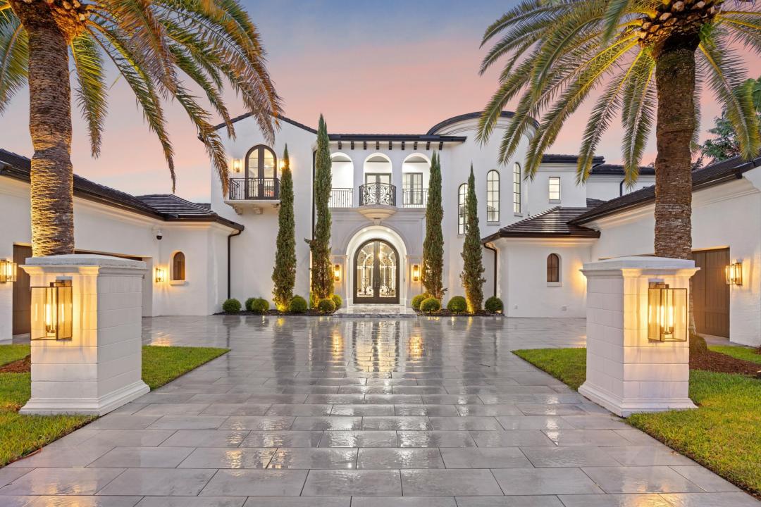 111 Via Palacio Way, Palm Beach Gardens, Florida 33418