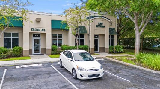 5497 Wiles Rd 205, Coconut Creek, Florida 33073