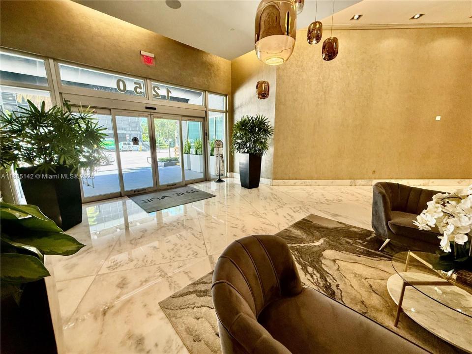 1250 S Miami 1603, Miami, Florida 33130, USA