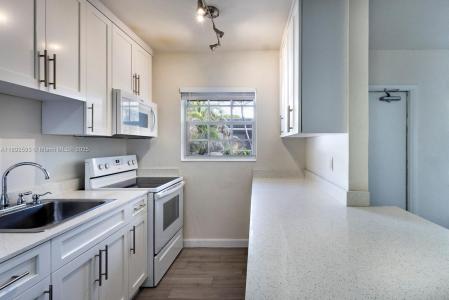 6511 Santona St C18, Coral Gables, Florida 33146, USA